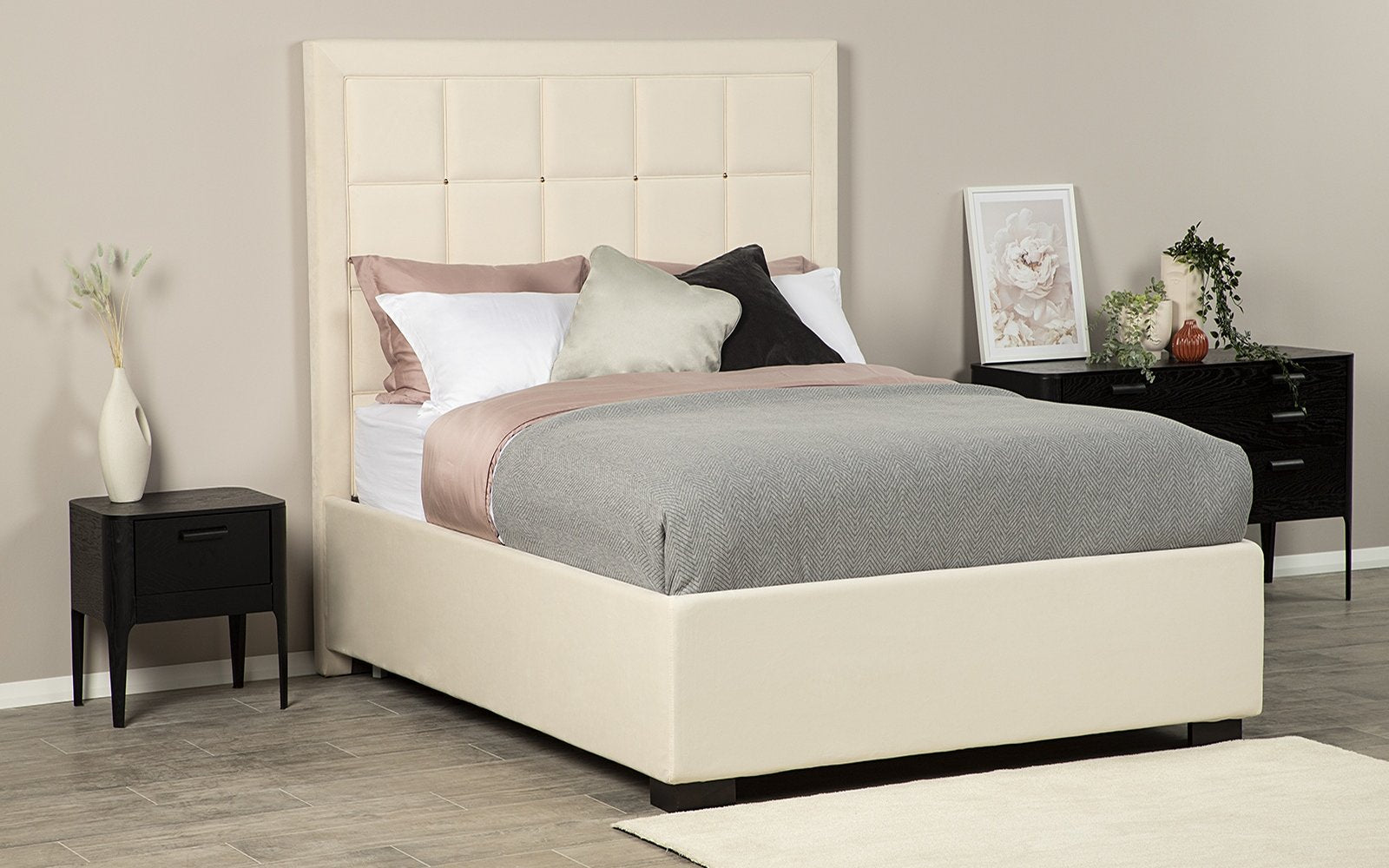 Duglas bed in a bedroom interior, view 3