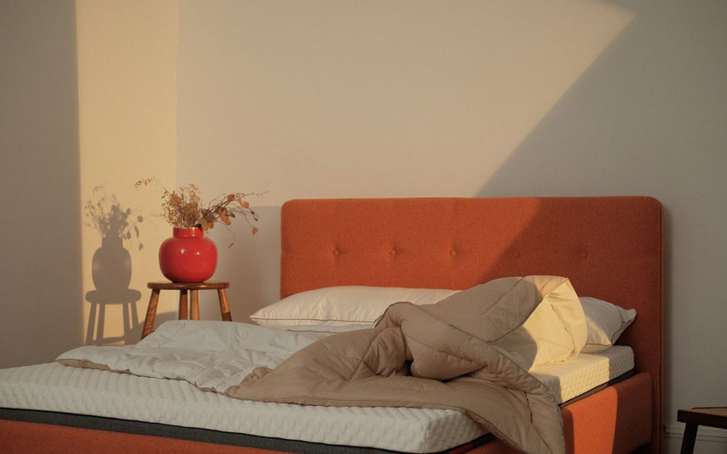 Favorit bed in a bedroom interior, view 3