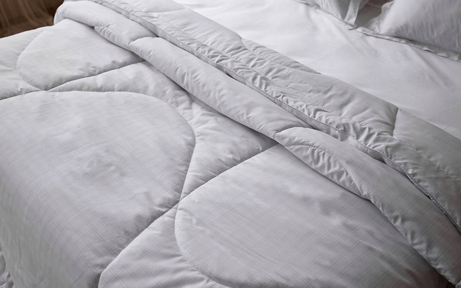 Cooling Sensation duvet in a bedroom interior, view 2