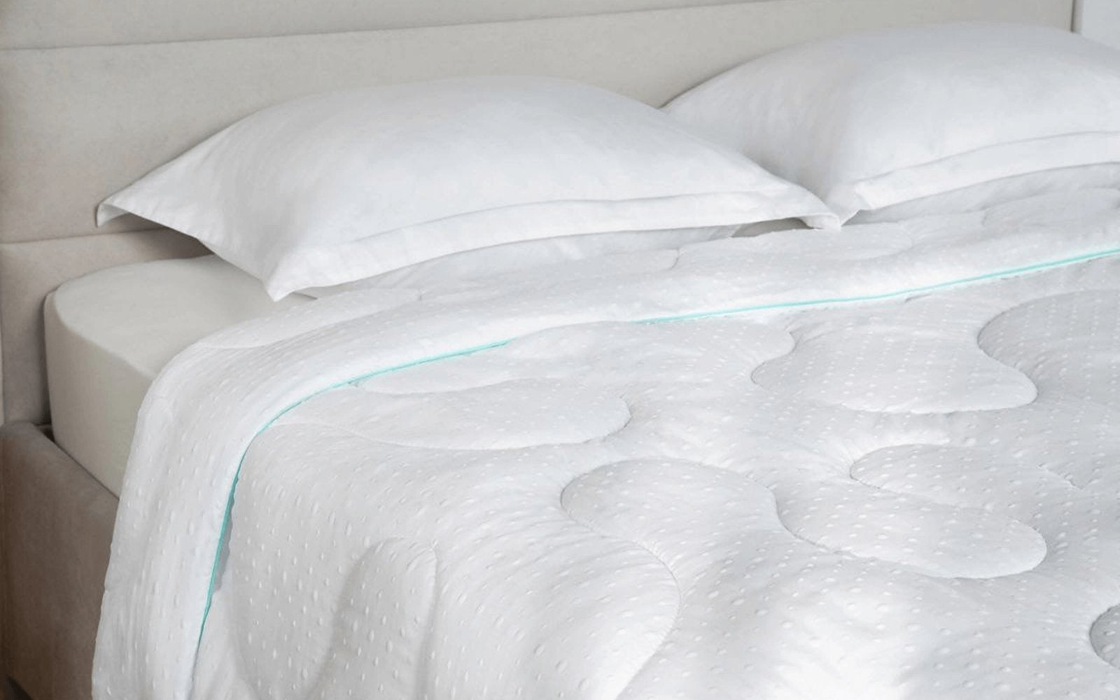 Fenix duvet in a bedroom interior, view 3