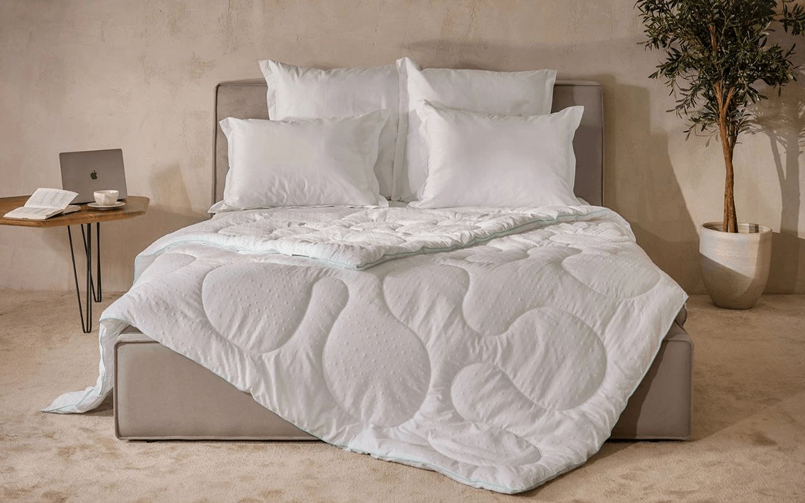 Fenix duvet in a bedroom interior, view 4