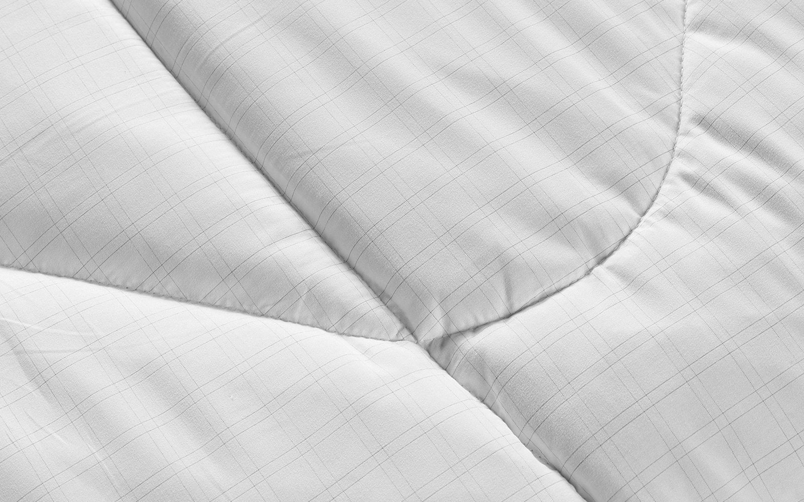 Fine Climate duvet in a bedroom interior, view 3