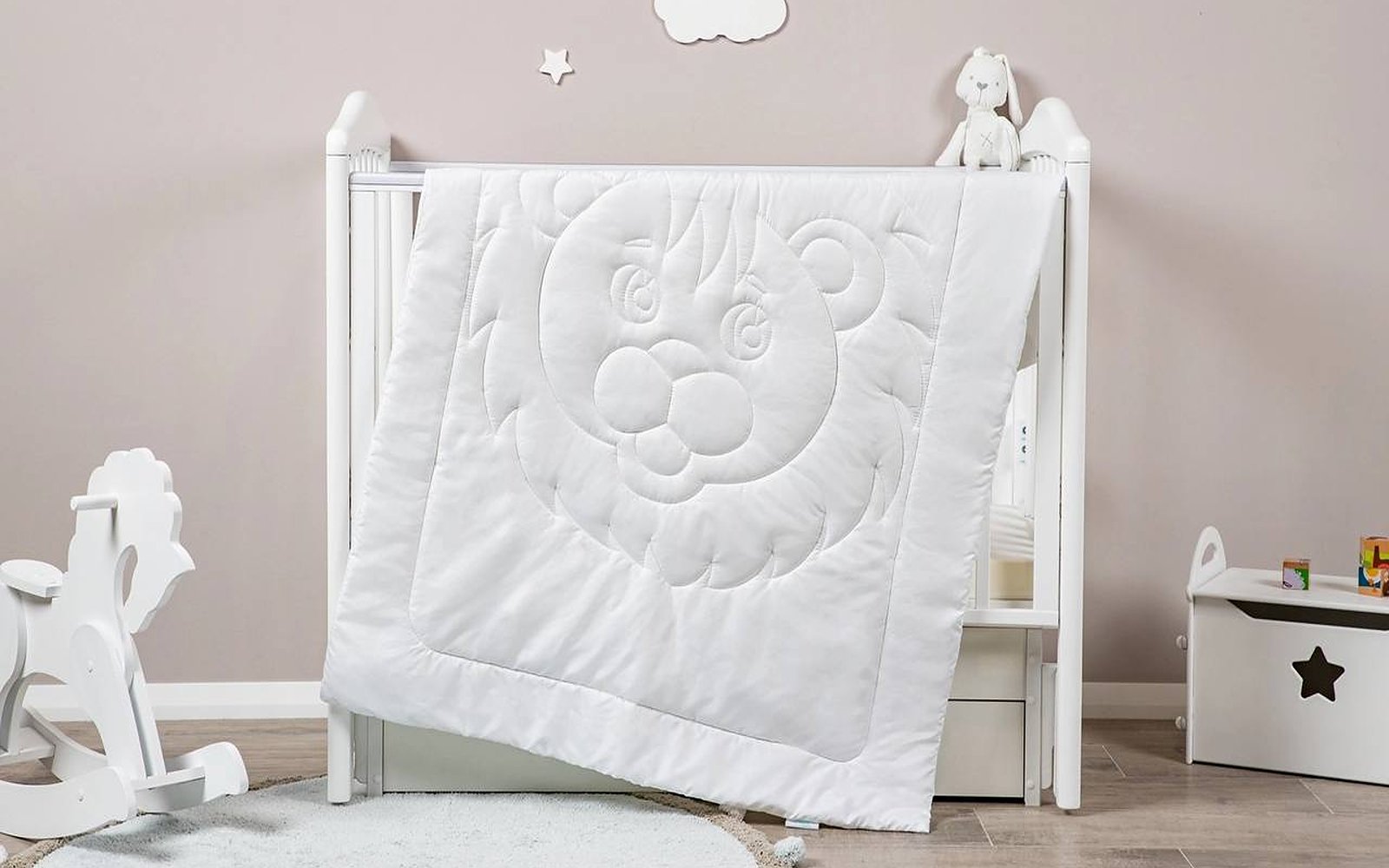 Lion duvet in a bedroom interior, view 2