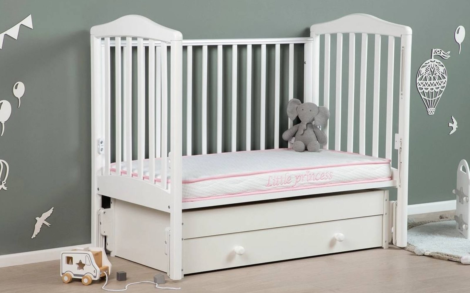 Kids Little Princess mattress in a bedroom interior, view 1