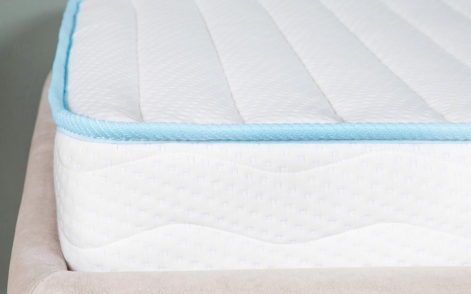 Kids Prince mattress, product photo on white background, view 1