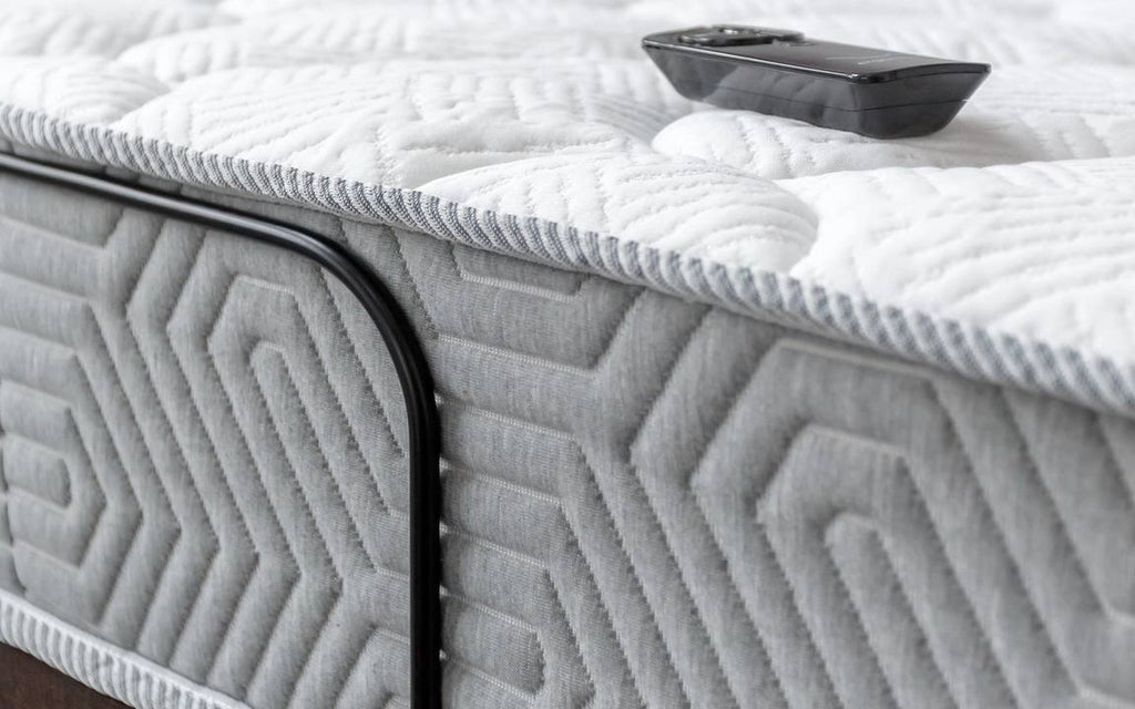 Technology Flow mattress in a bedroom interior, view 1
