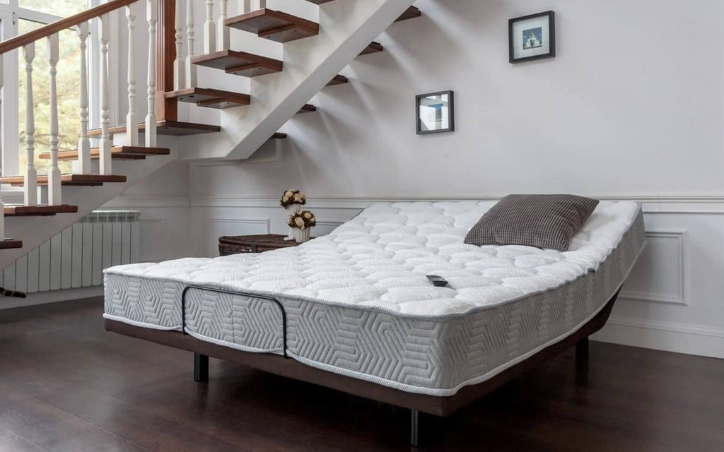 Technology Flow mattress in a bedroom interior, view 2