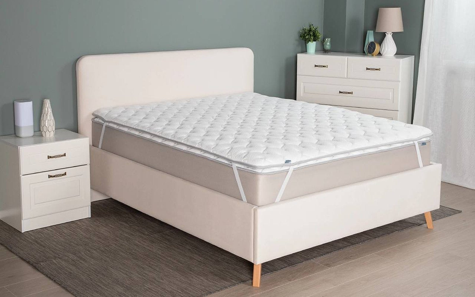 Ortho Omniflex mattress pad in a bedroom interior, view 1