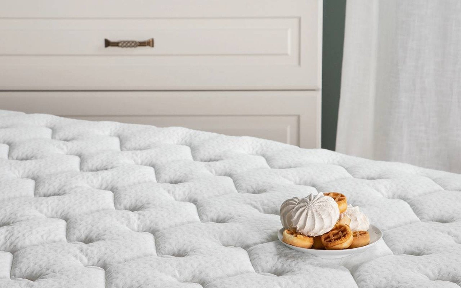 Ortho Omniflex mattress pad in a bedroom interior, view 2