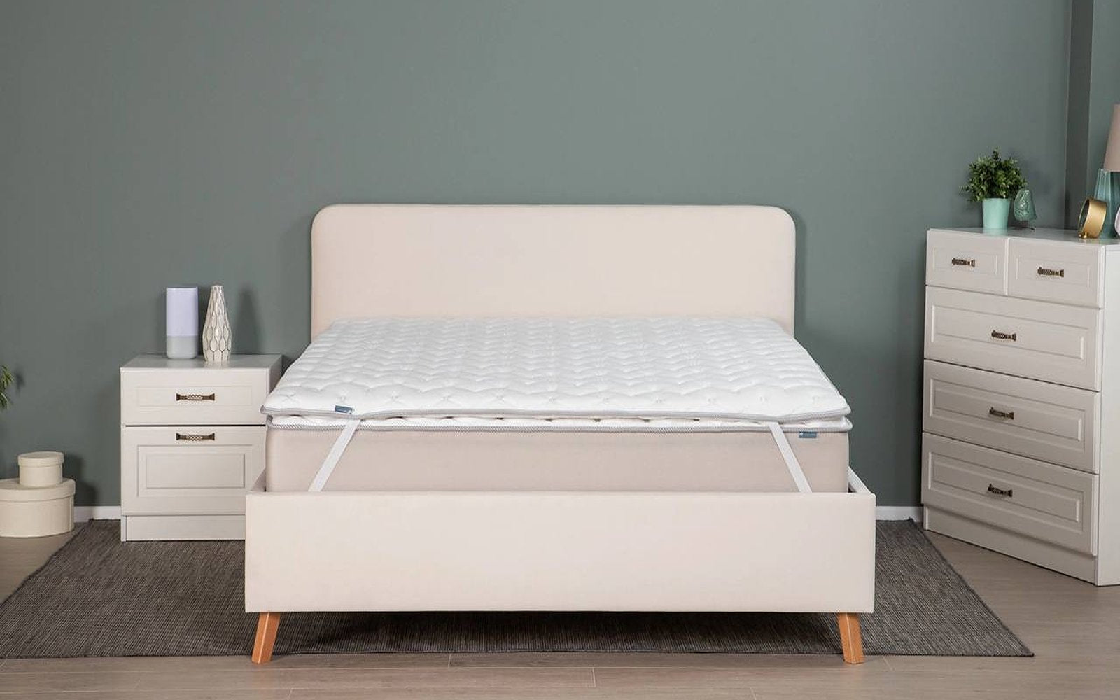 Ortho Omniflex mattress pad in a bedroom interior, view 3