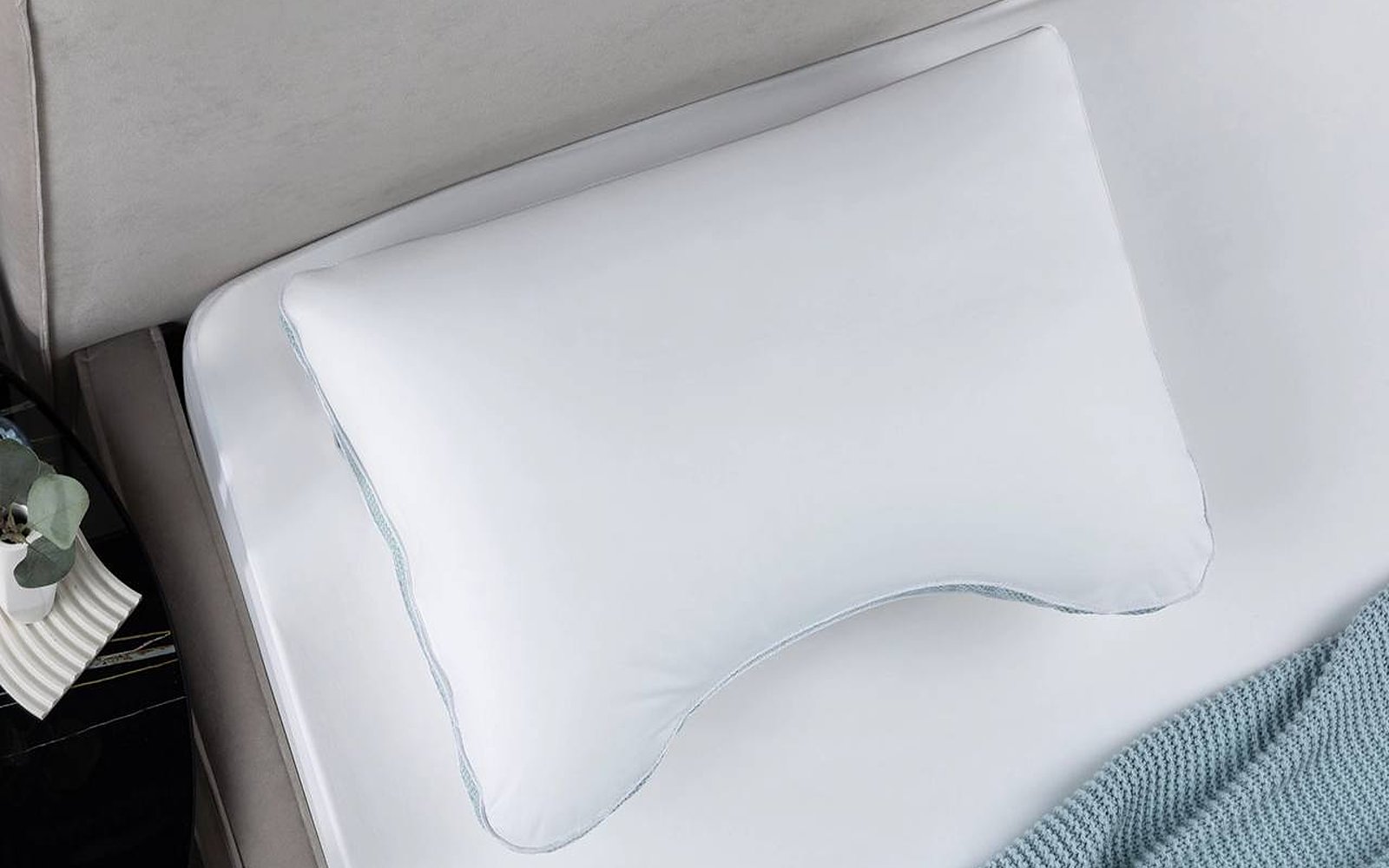 Hybrid pillow in a bedroom interior, view 3