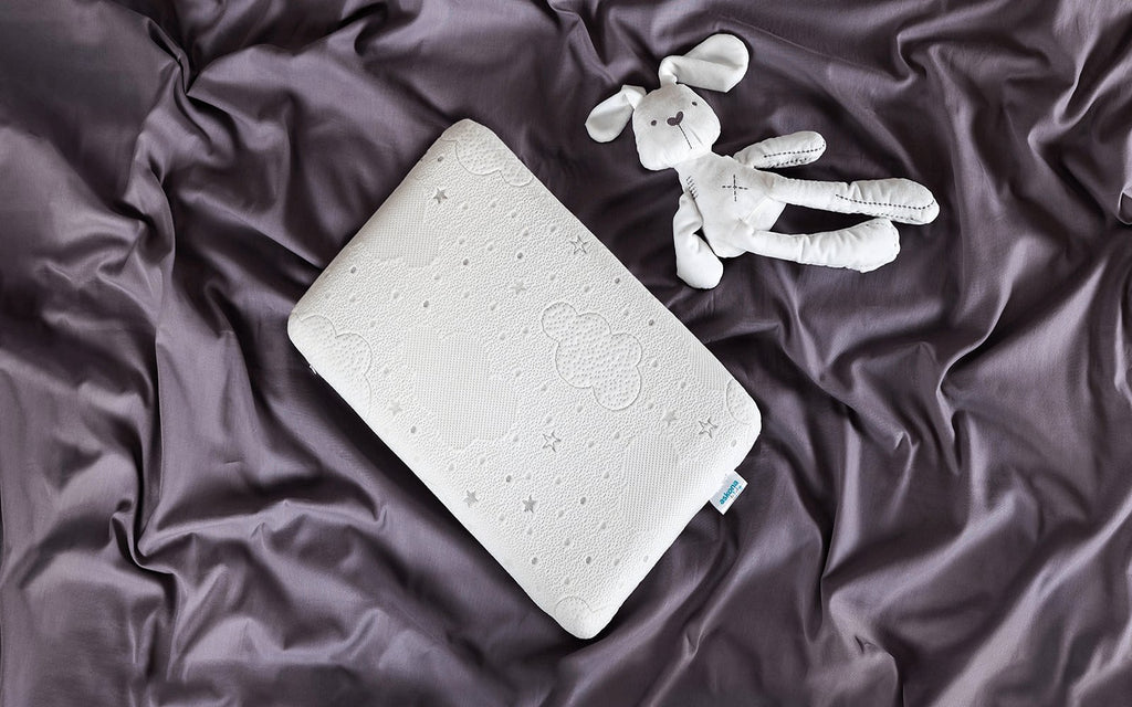 Navi pillow in a bedroom interior, view 4