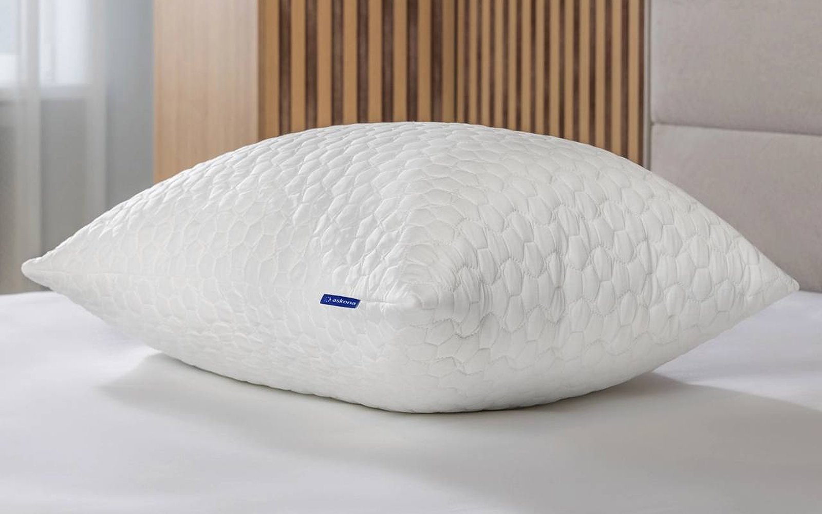 Arctic Plus pillow protector in a bedroom interior, view 3